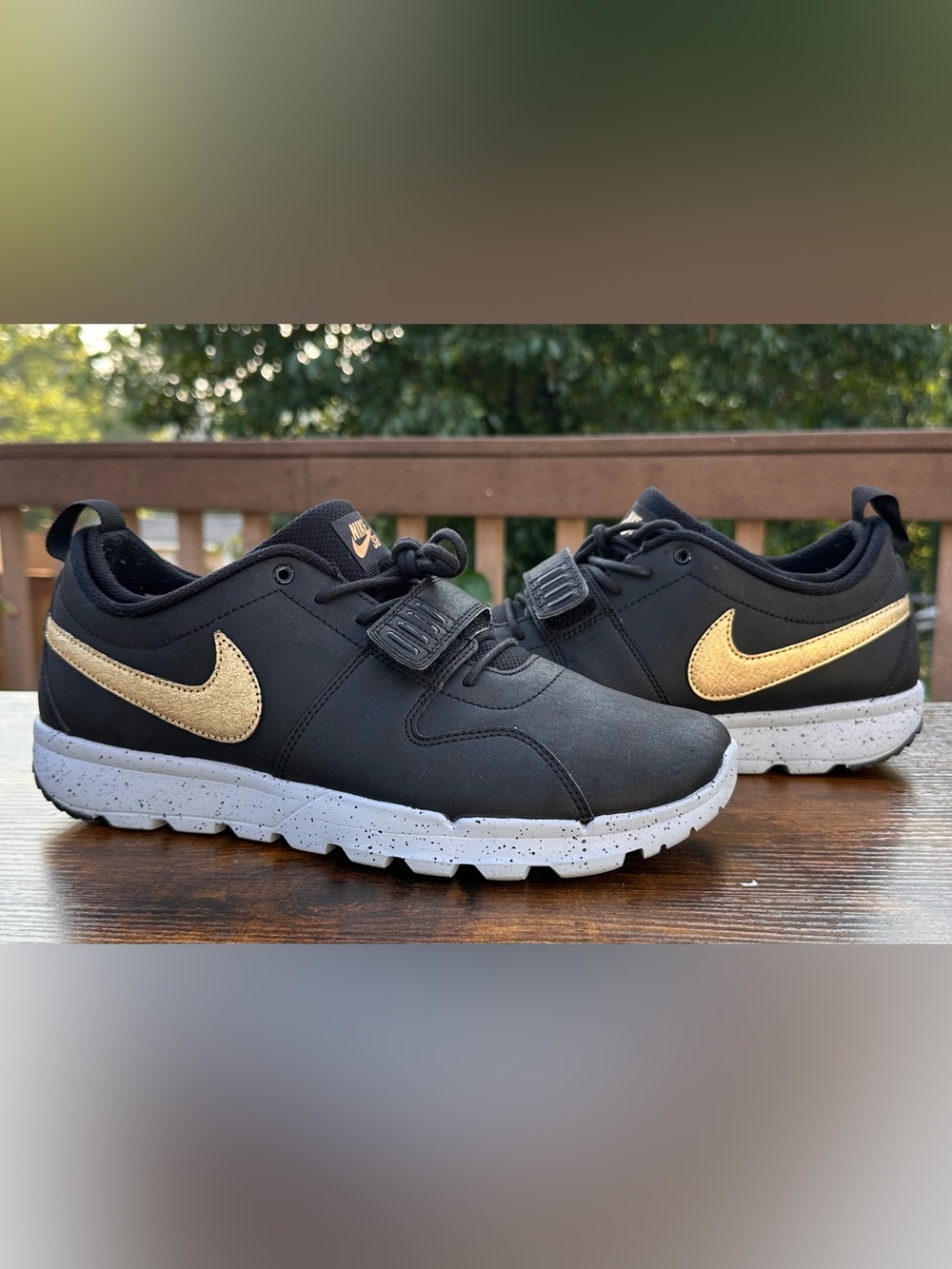 Nike SB Trainerendor Men’s Size 10 Black/Metallic Gold Skate Shoes 823059-070